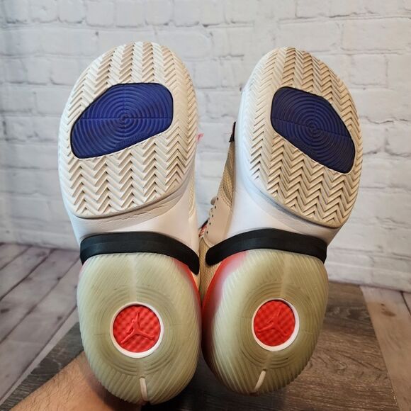 Mens Air Jordan Jordan React Elevation PF \'White Infrared Royal\', size 10.5